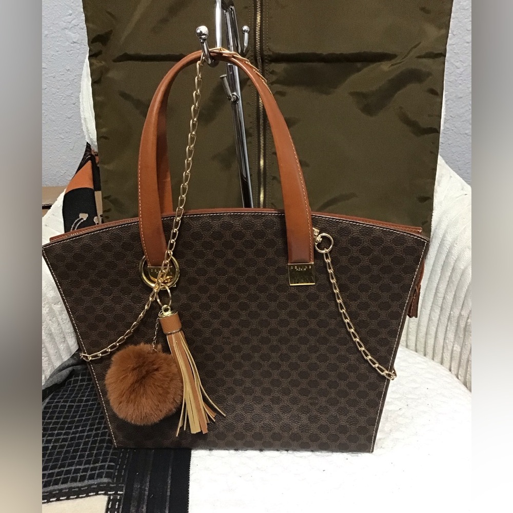 Celine Bags - Picture 4 of 13